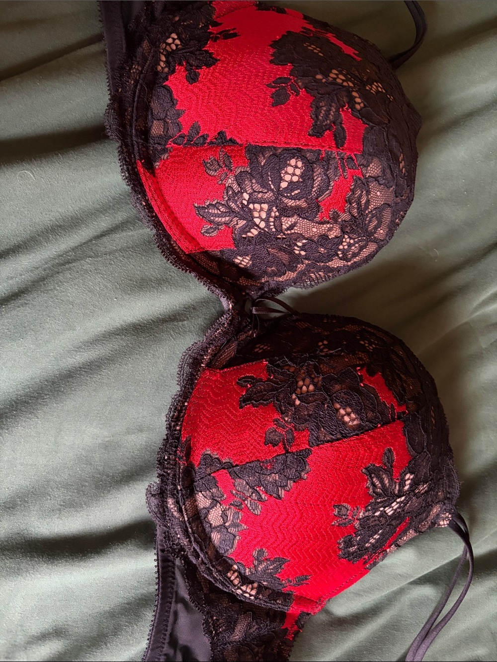 Red and Black Lace Push-Up Bra Victoria Secret